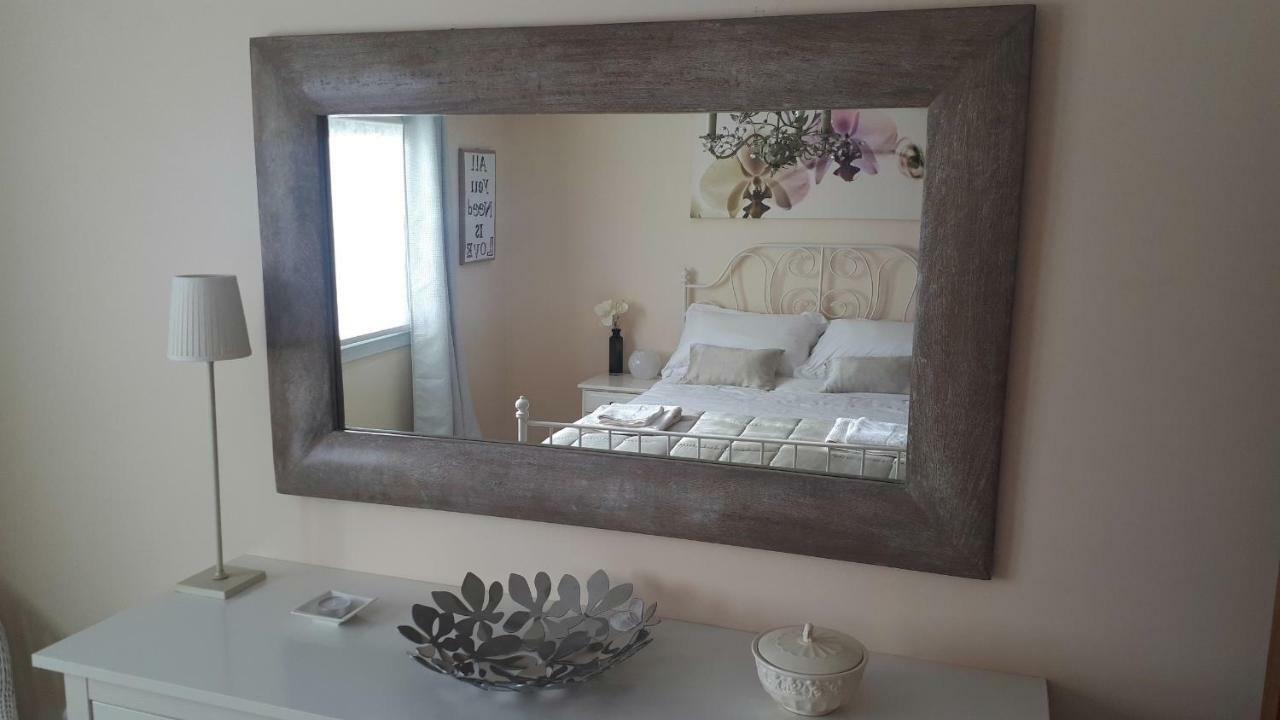Villa Essence - A Unique Detached Villa With A-C, Heated Private Pool, Hottub, Gardens, Patios And Stunning Views! Tías Eksteriør billede