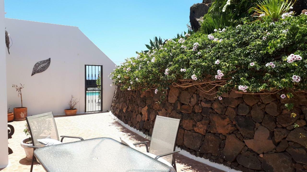 Villa Essence - A Unique Detached Villa With A-C, Heated Private Pool, Hottub, Gardens, Patios And Stunning Views! Tías Eksteriør billede